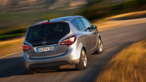 Kleine update voor Opel Meriva voor 2014 met nieuwe motoren, verse grille, andere achterlichten en gebruiksvriendelijke infotainment.